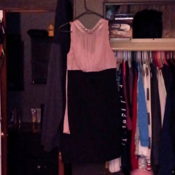 Dress - Picture 1 of 4